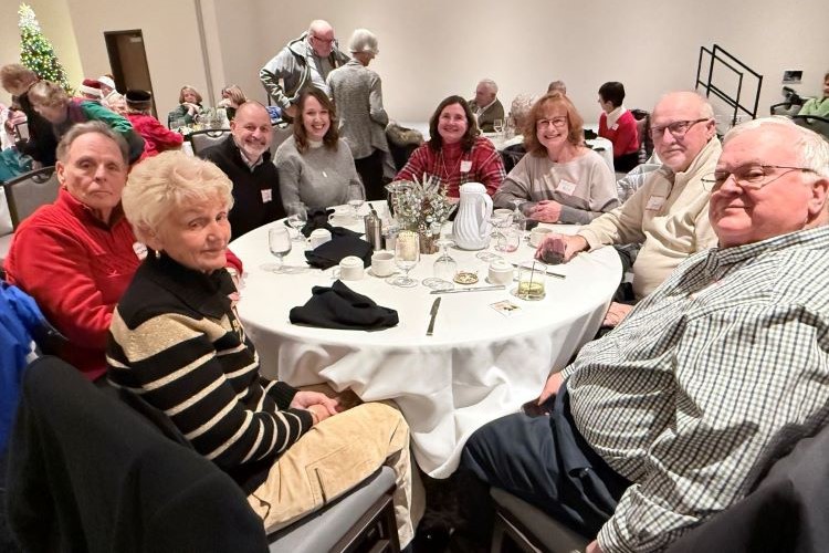 Volunteer Holiday Dinner 2024